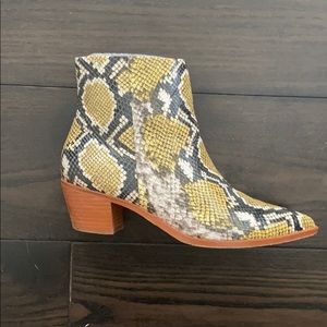 Ulla Johnson Cruz Bootie - Style PF191007 - Honey